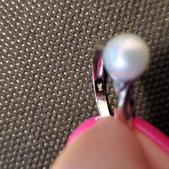 Macys Pearl 7MM and Diamond 14k White Gold Ring - Size 6 EUC - Picture 9 of 12